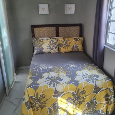 Devachan Apartments Μπριτζτάουν Δωμάτιο φωτογραφία
