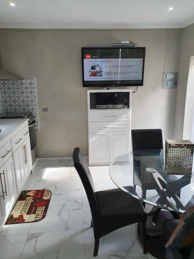 Devachan Apartments Μπριτζτάουν Εξωτερικό φωτογραφία