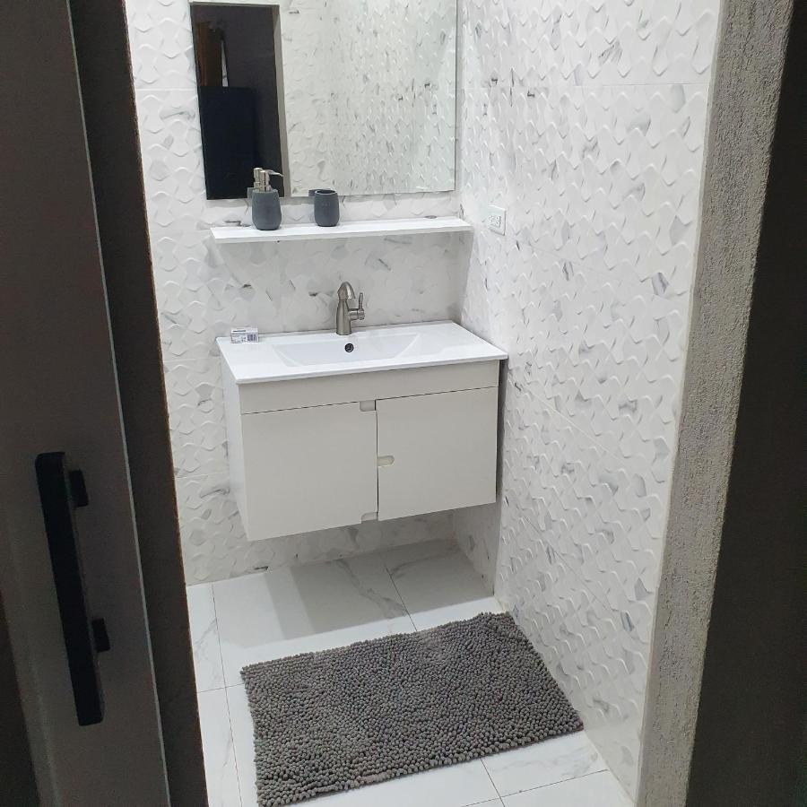 Devachan Apartments Μπριτζτάουν Εξωτερικό φωτογραφία