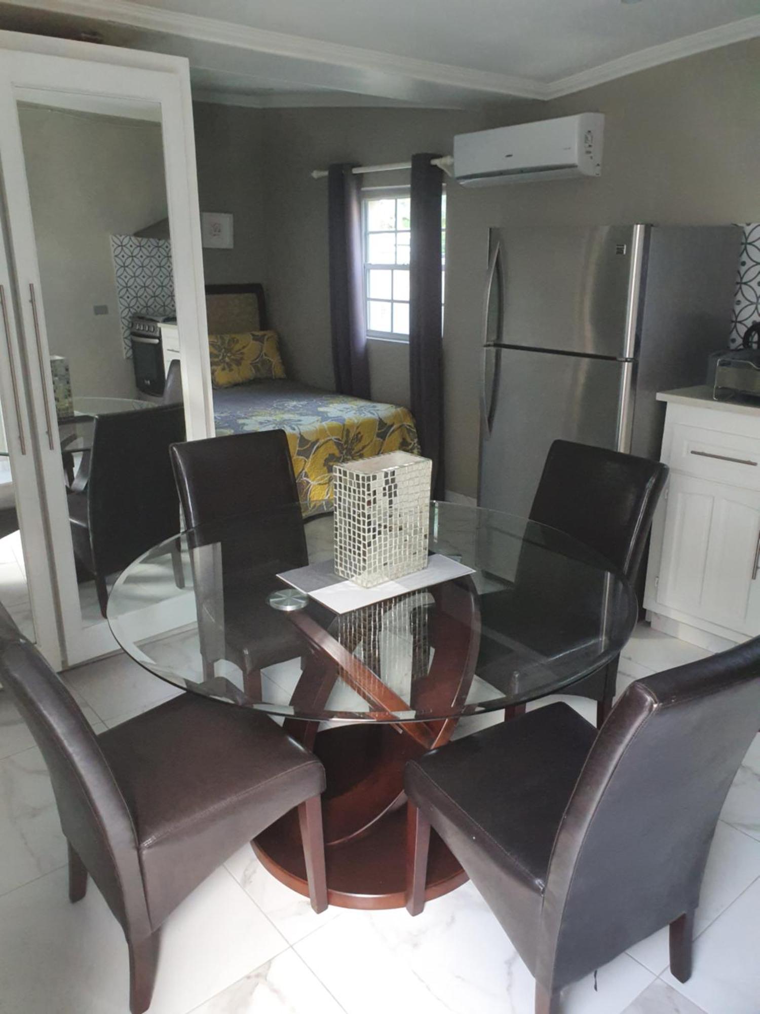 Devachan Apartments Μπριτζτάουν Δωμάτιο φωτογραφία